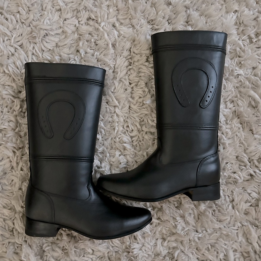 Women’s black leather boots Size 6 *NEW*